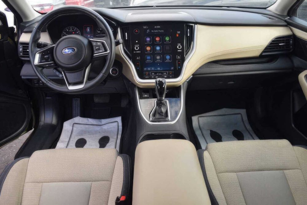 Subaru Outback Premium      2021
