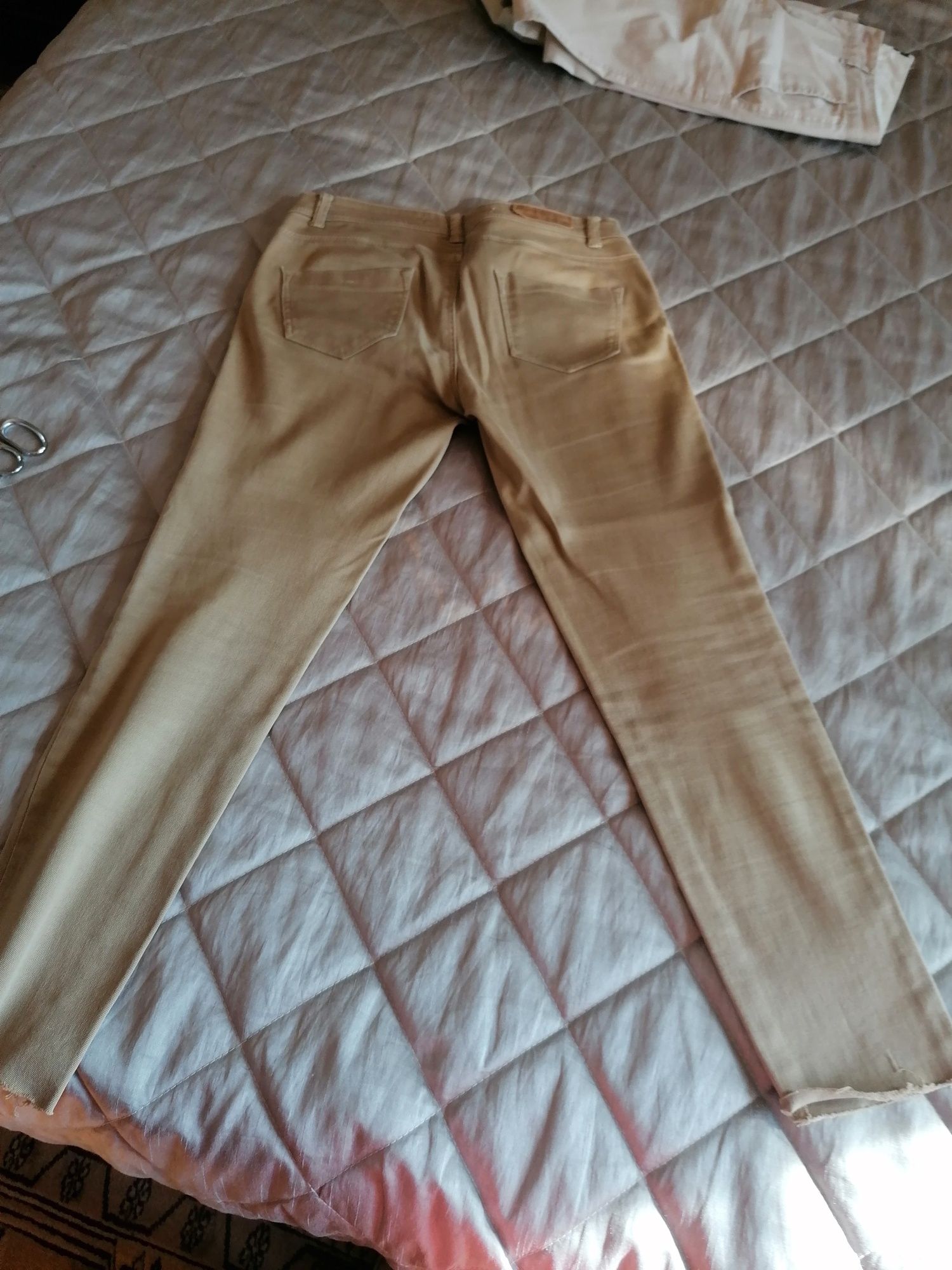 Calça Zara Tam. 36 cor Camel sarjinha