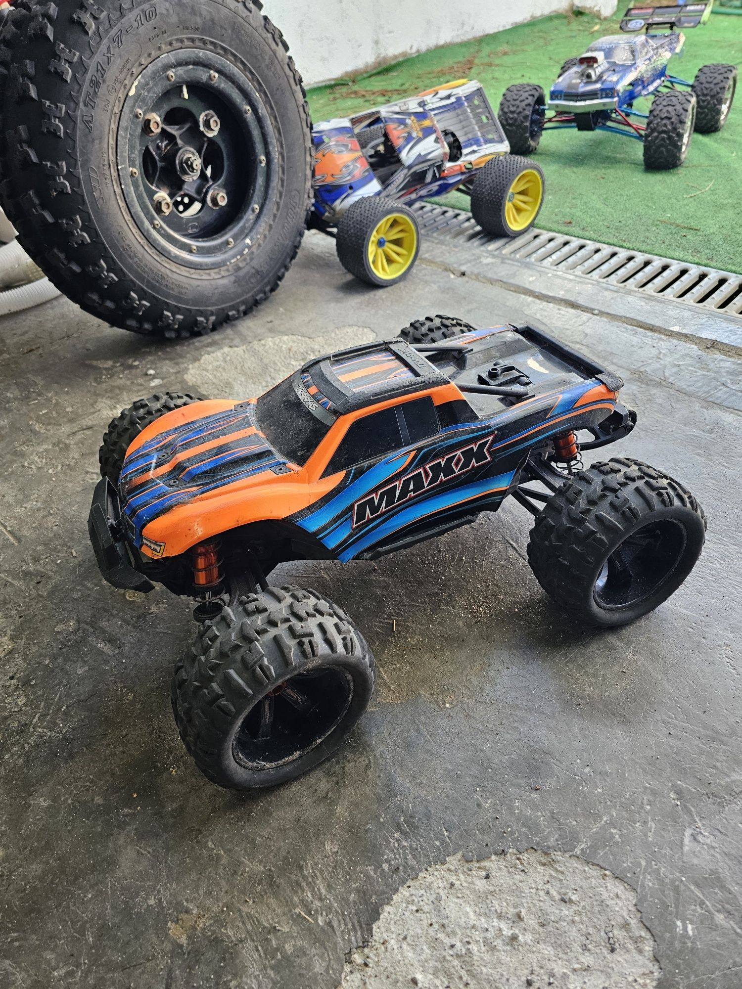 Carro telecomandado traxxas