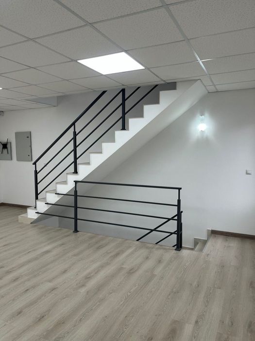 Комерційне приміщення в центрі міста Рахів.