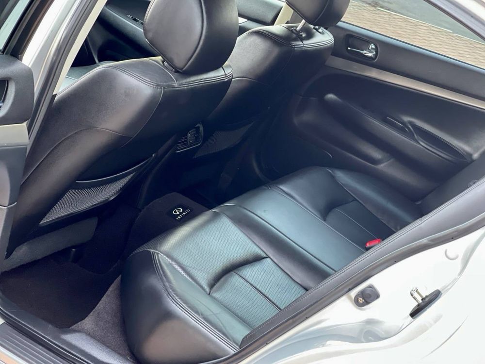 Infinity G25 2011 2.5 Бензин 4WD