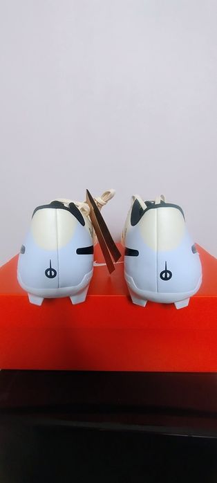 Nike Tiempo Legend 10 Club Firm Ground.