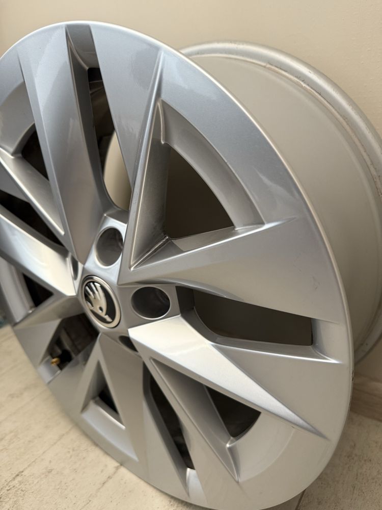 Диски R17  Skoda Octavia A8