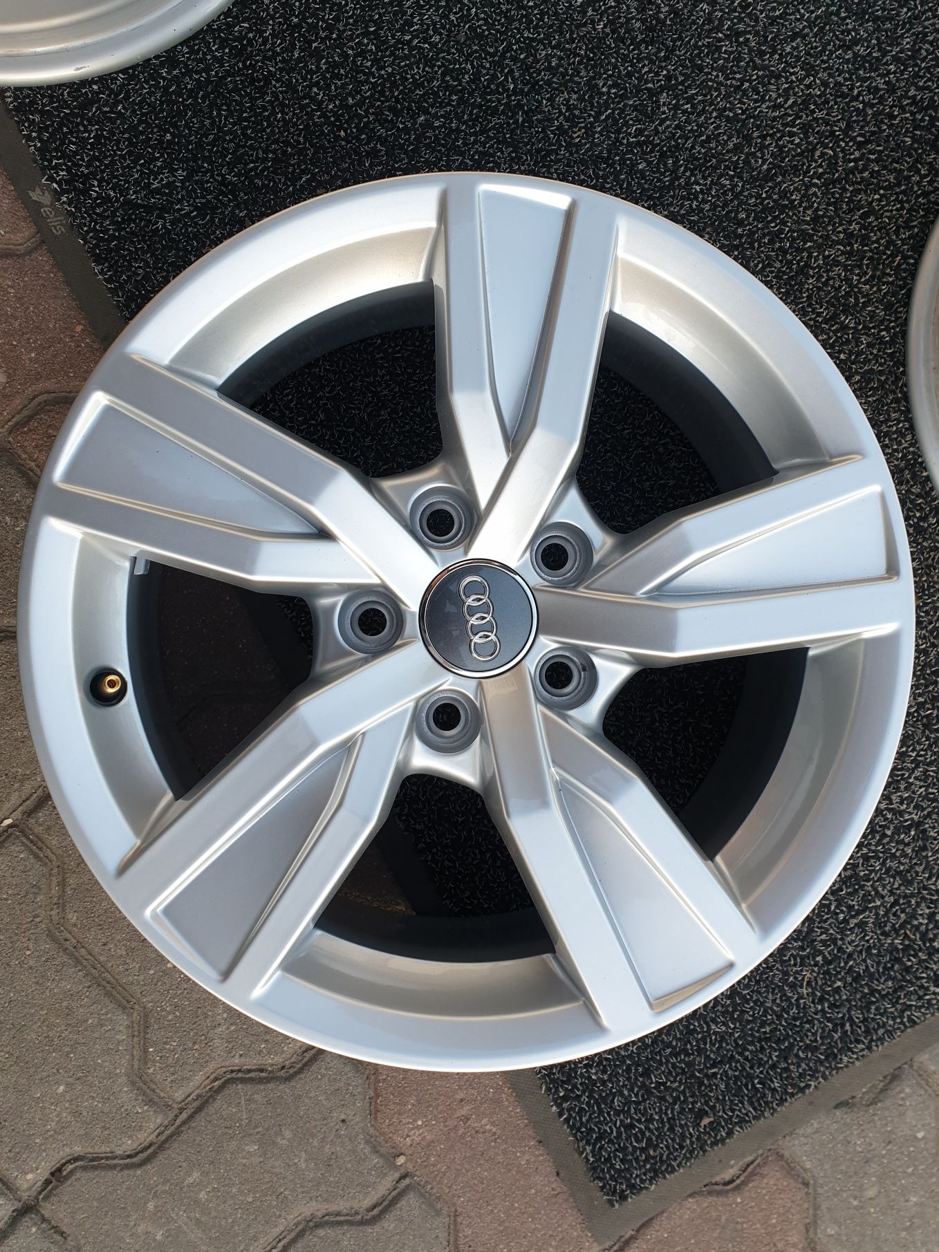 NOWE Felgi Aluminiowe Alu 16" Audi A4 B8 B9 A6 C6 5x112 Oryginalne