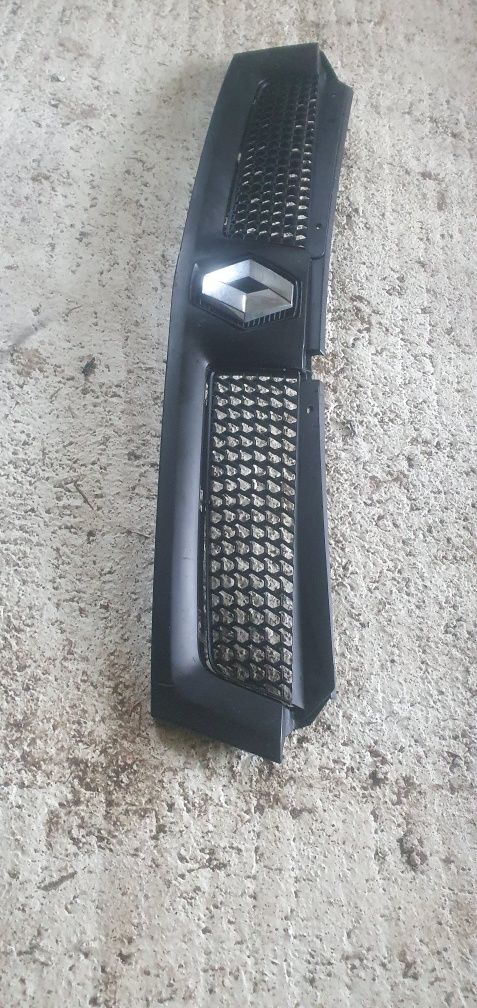 Grill Renault Master 2 grill atrapa oslona przód przednia zderzaka