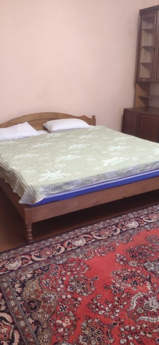 2 кімнати, двір на 2 авто, 2 конвектори.