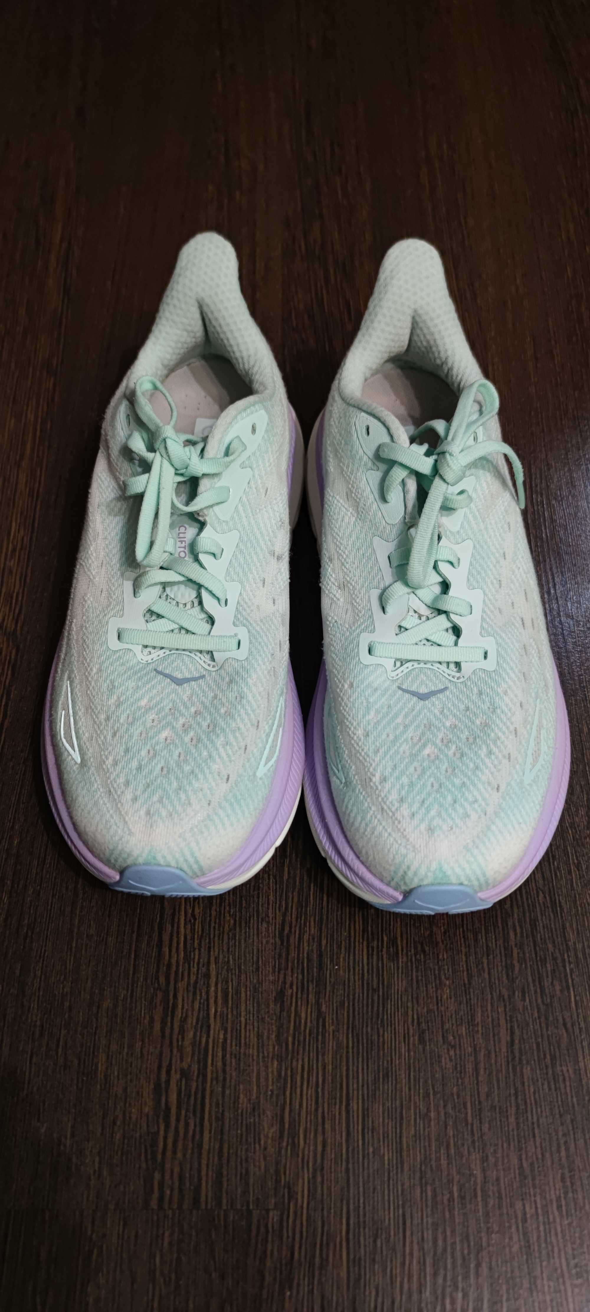 Кросівки Hoka  Clifton 9 Wide.   Р 41 1/3  26см