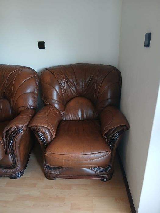 Sofá em pele e cadeirão