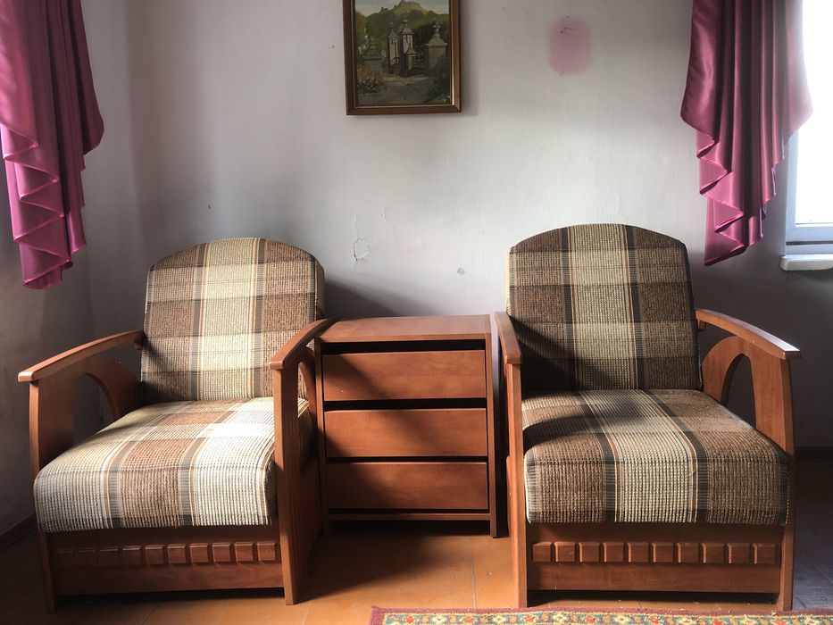 Продам диван,два крісла і тумбочка