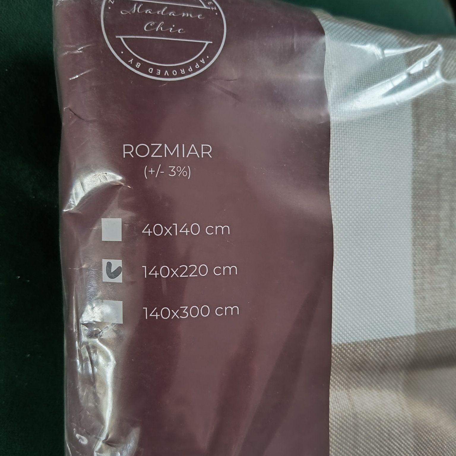 Nowy obrus 140x220 Chic Home krata beżowo-biała
