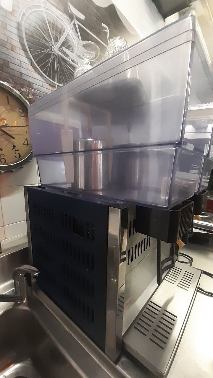 Máquina profissional de sumos