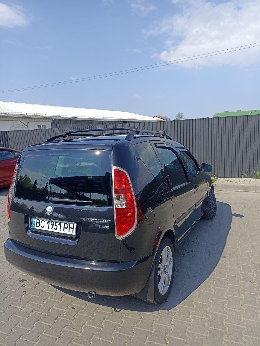 Продам Skoda Roomster