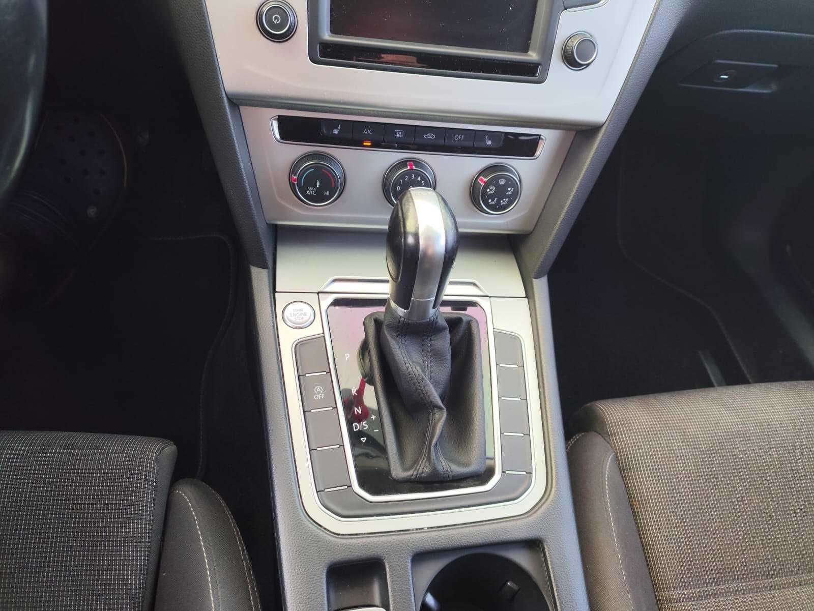 Volkswagen Passat B8 2.0 TDI,  DSG, Niski Przebieg, BEZWYPADEK, MATRIX