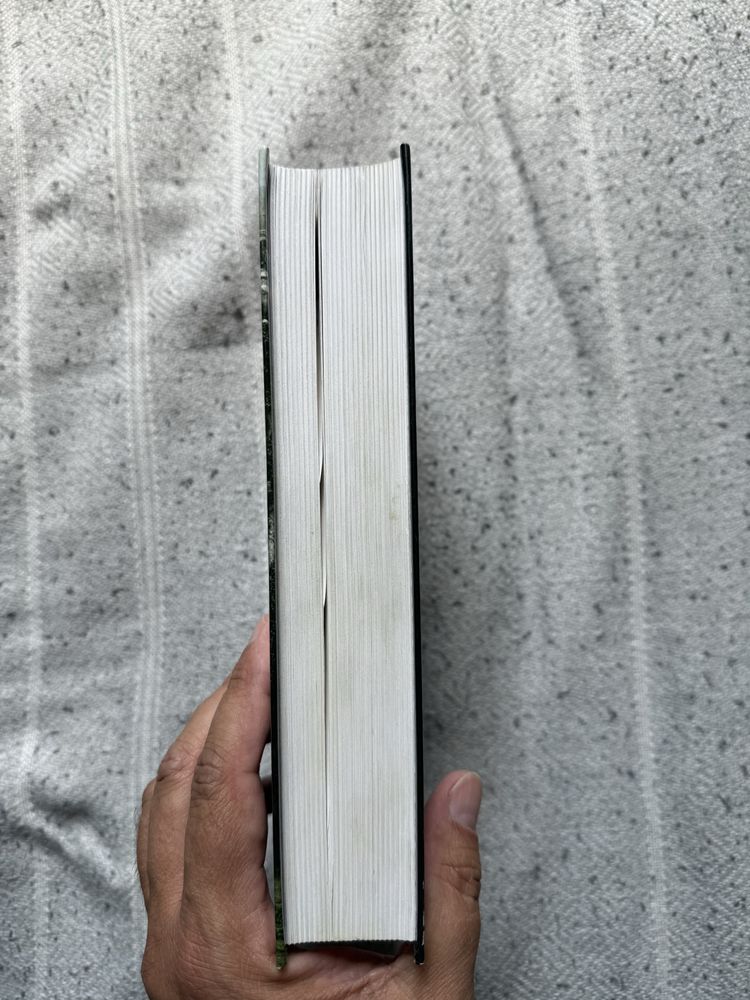 Продам книгу Бегущий в лабиринте
