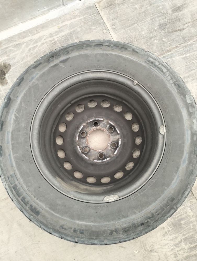 Шини з дисками 235/65R16C Momo Mendex