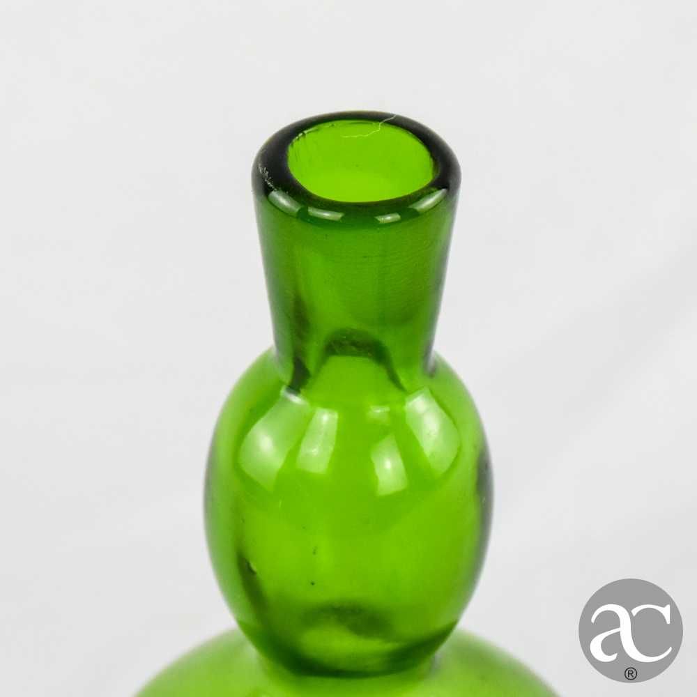 Frasco com rolha vidro soprado forma de cabaça em cor verde, séc. XIX