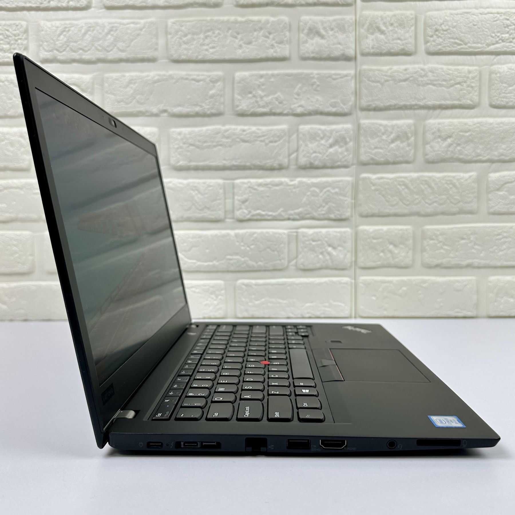 Ігровий ноутбук ультрабук Lenovo  Intel core i5 / 8gb DDR4 / SSD / IPS