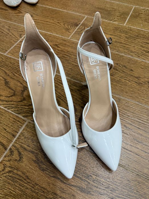 Туфли белые лодочки