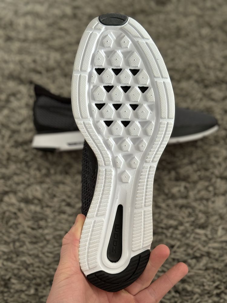 Кроссовки Nike Zoom Strike AJ0189-003 Розмір 44 28 см