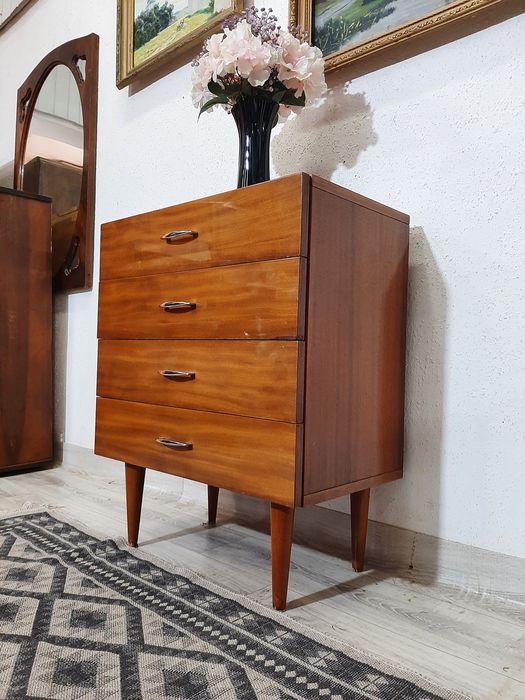 Mała komoda vintage