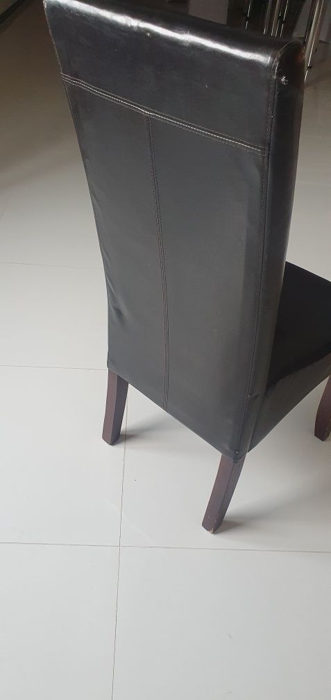 Krzesła czarne solidne