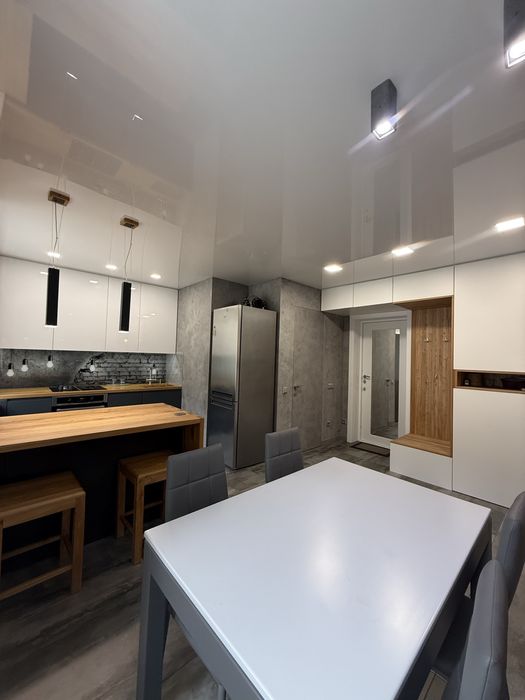 Продам люкс 3к 88м2 центр міста Срарокозацька