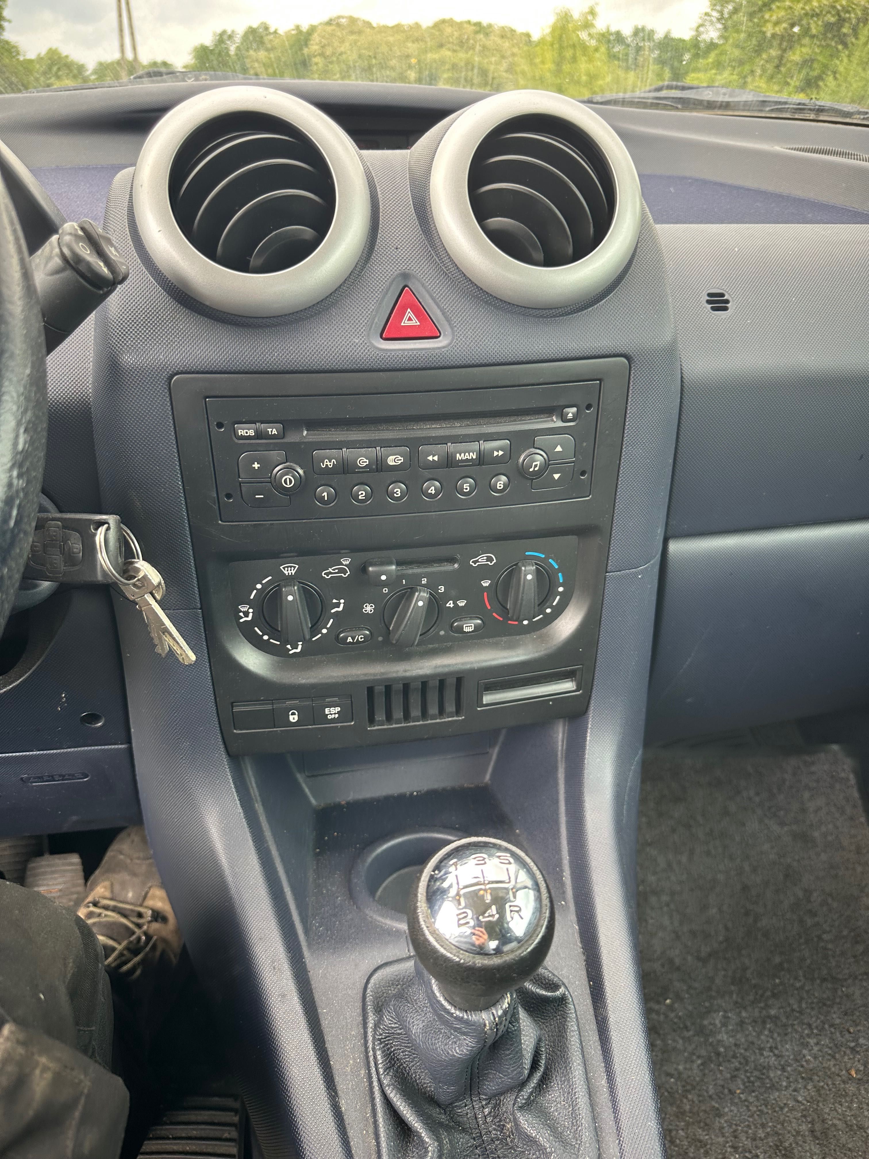 Peugeot 1007  1.4 benzyna