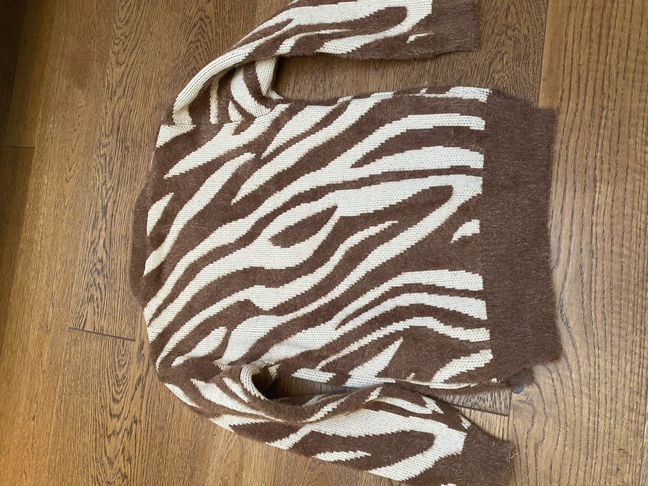 Тепла кофта на 9-11 р.