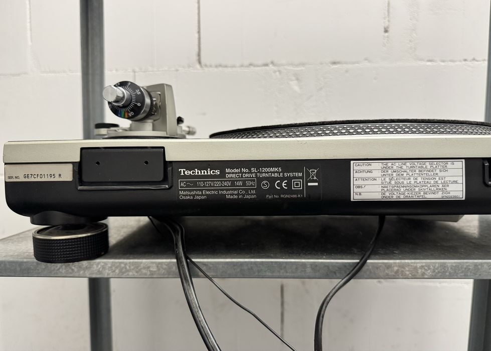Gramofony Technics SL1200MK5 (2szt.) + mikser Technics SH-MZ 1200