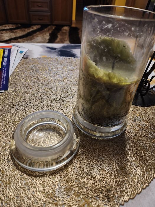 Zestaw używany: świeca w szkle i świecznik