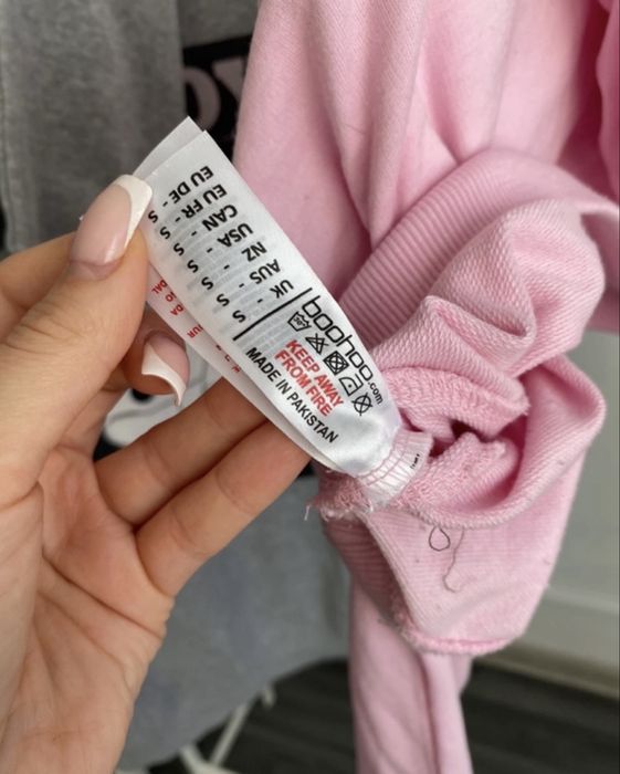 Boohoo S/36 różowa bluza z kapturem o krótkim kroju