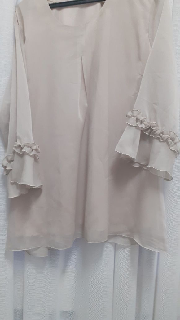 Blusa  linda perola com mangas muito lindas