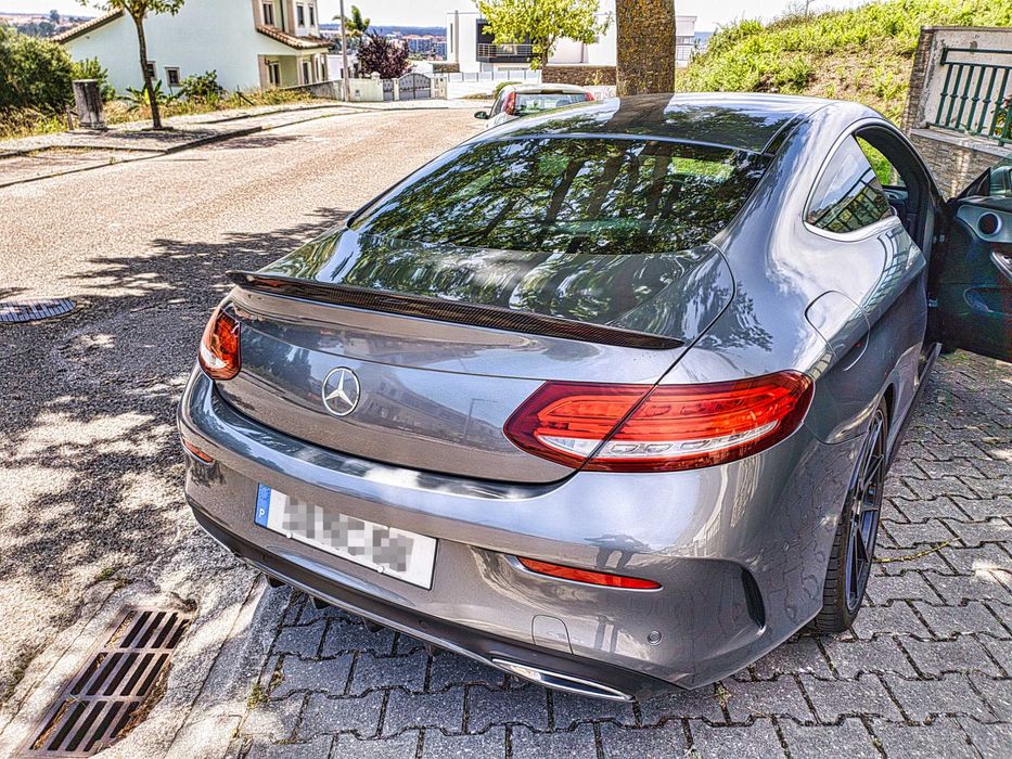 Spoiler em carbono mercedes