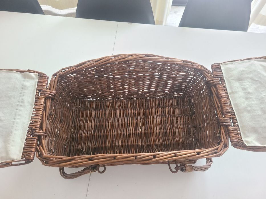 Cesta de piquenique vintage