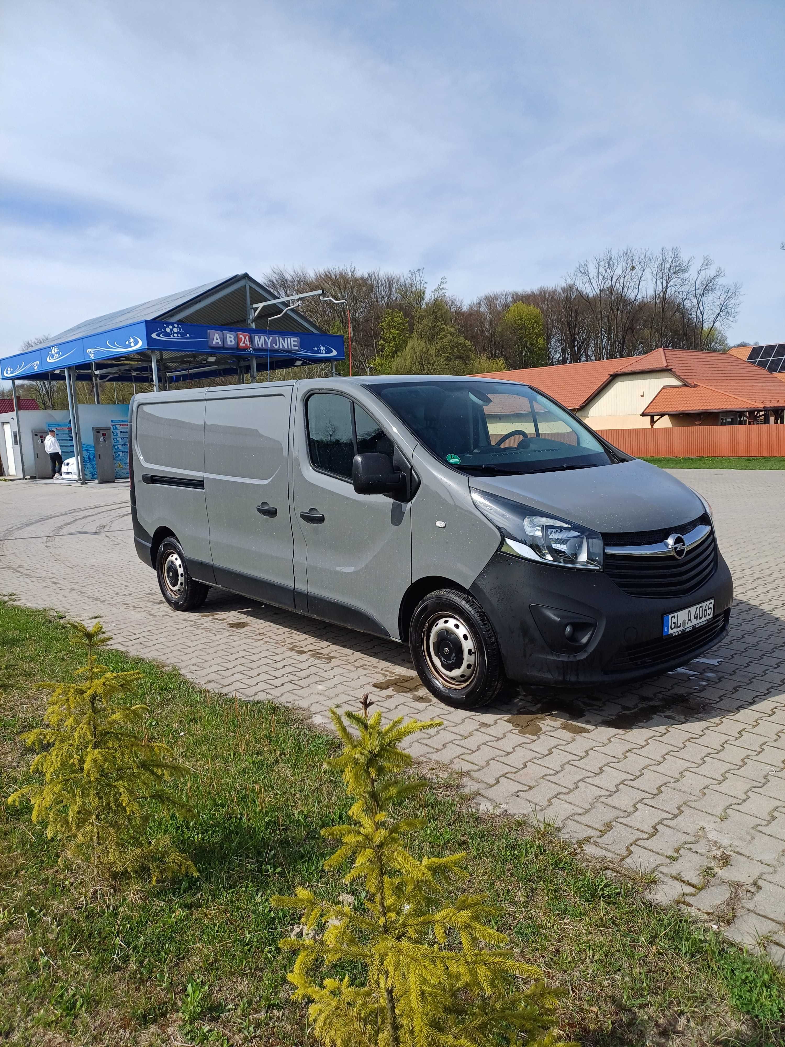 Opel Vivaro  145 KM .H1L2,  1 właściciel Bezwypadkowy