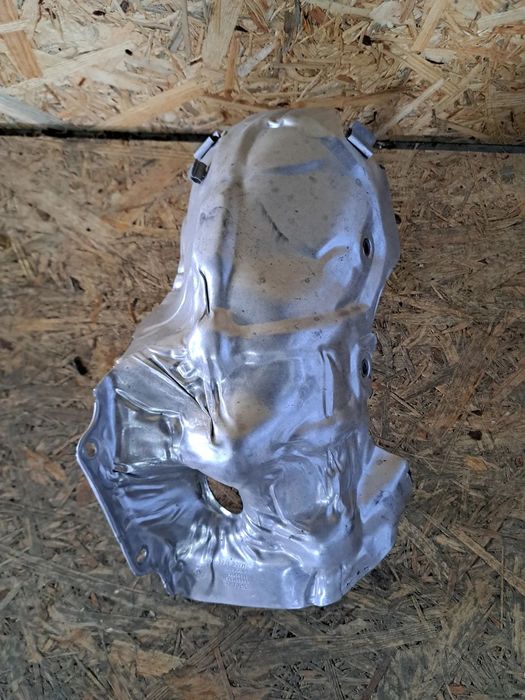 VOLVO XC40 I LIFT 2.0 B3 OSŁONA TERMICZNA KOLEKTORA WYDECHOWEGO 32299073