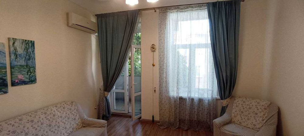 Продам 5 комнатную квартиру в Центре города  парк Глобы