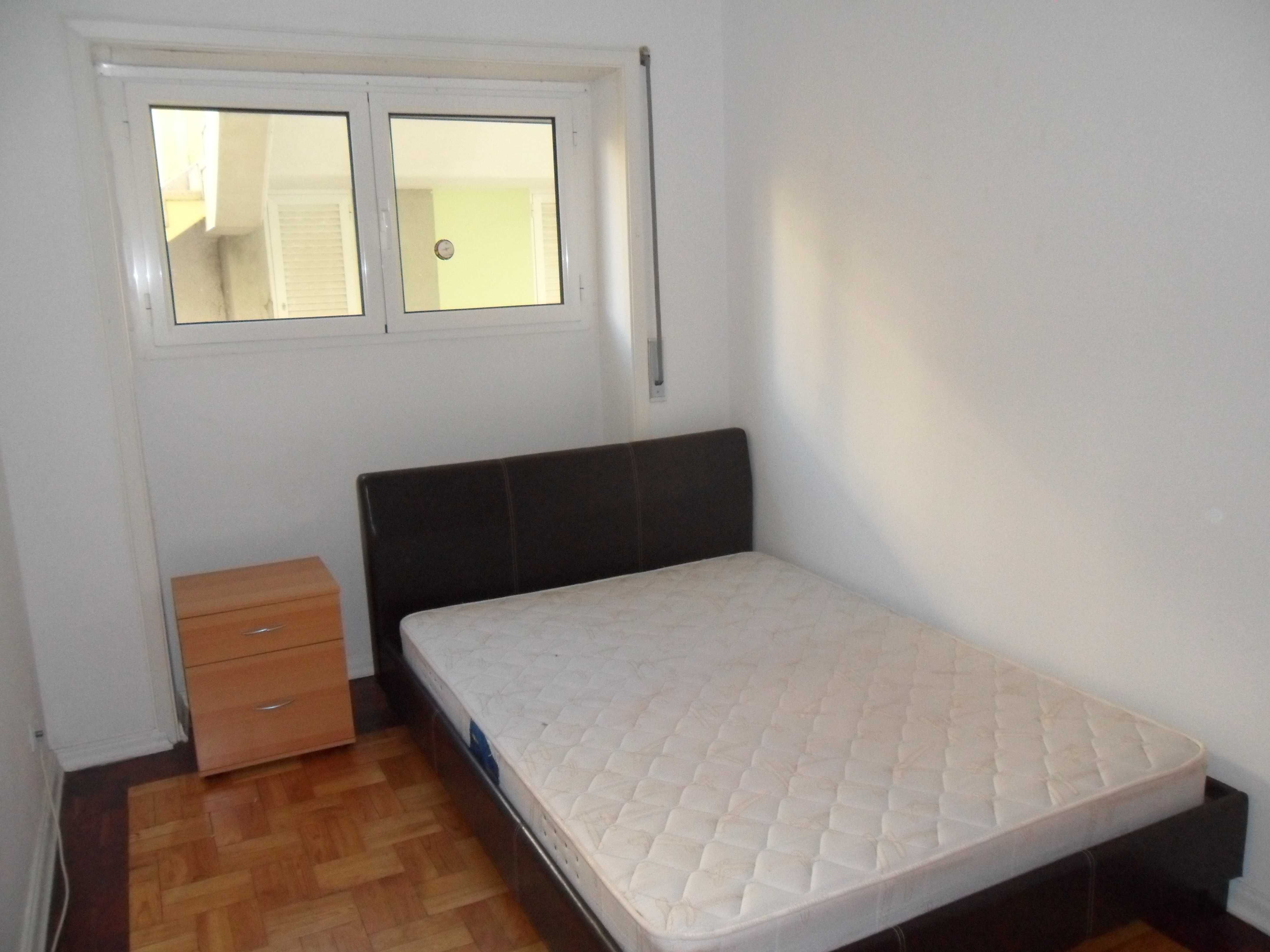 Arrenda-se apartamento T4, mobilado no Bairro Norton de Matos