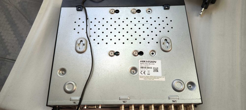 Vídeo gravador CCTV  16 canais Hikvision HWD 5116MH G2 com HDD