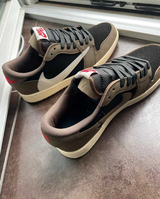 Jordan 1 Retro Low OG SP Travis Scott Mocha R.40
