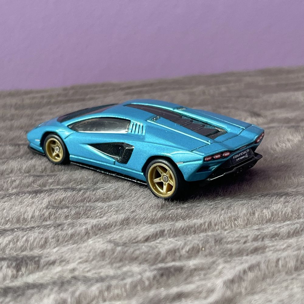 Hot wheels Lamborghini Countach LPI 800