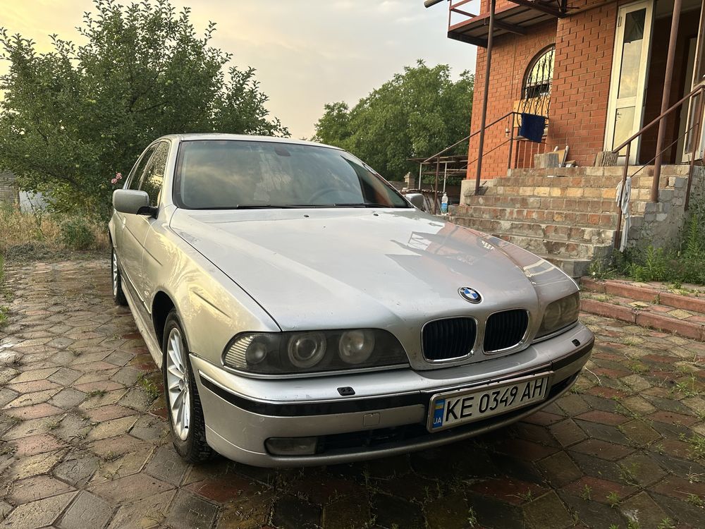 BMW E39 523I (2.5 Газ/Бензин)(Механика)