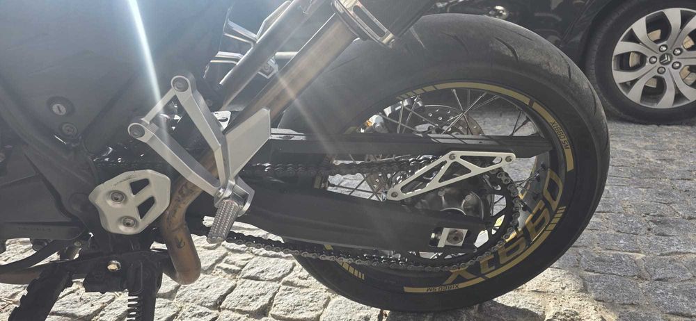 Yamaha XT660x (original X) branca 2011 30 mil kms