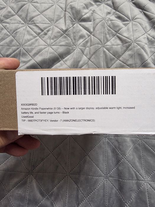 Електронна книга Kindle Paperwhite 11th Gen