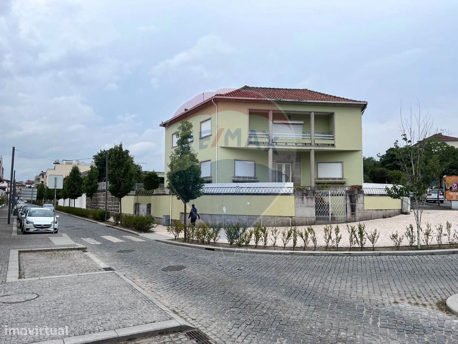 Moradia T12 para venda