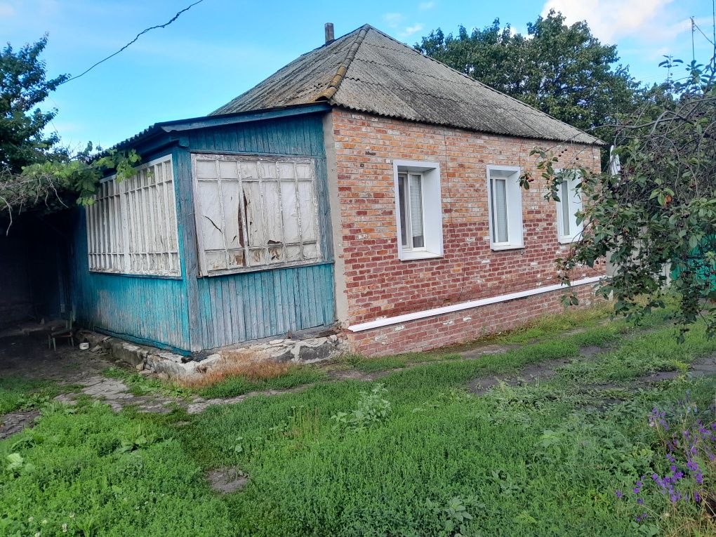 Продам будинок...