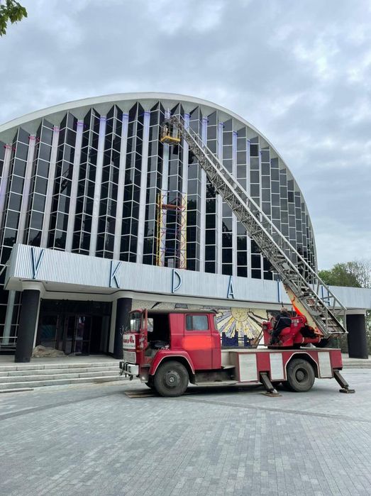 Автовышки от 15м до 45м, и мини-экскаватора HITACHI (услуги и аренда)