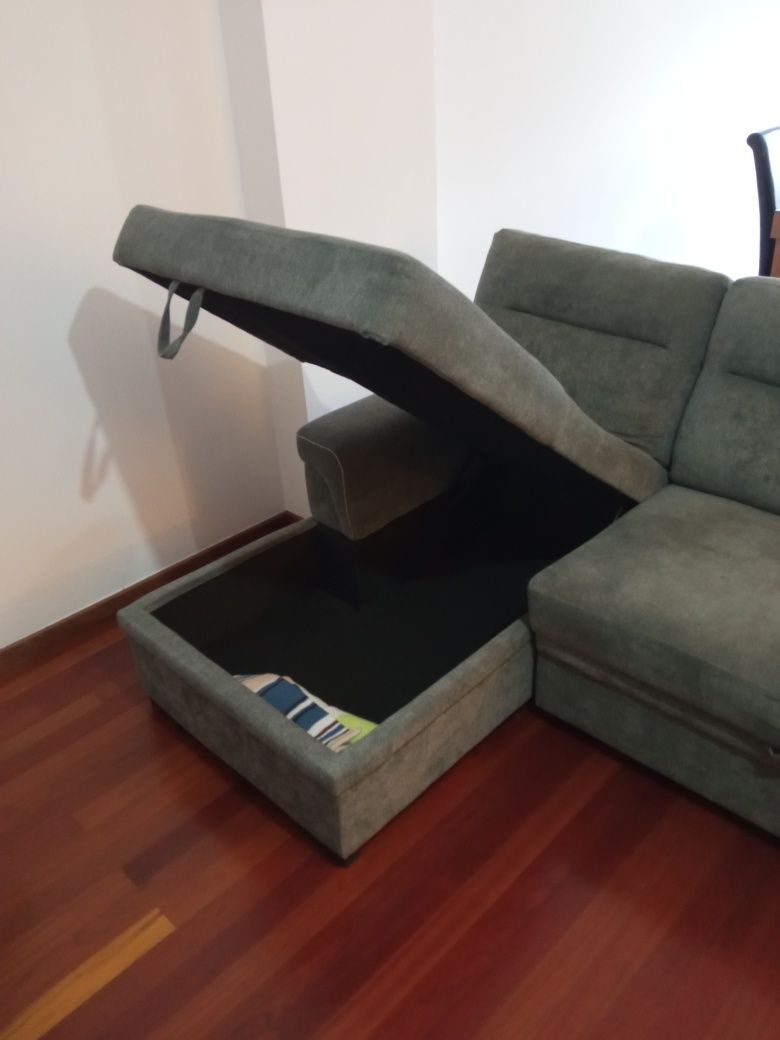 Sofá com chaise longue