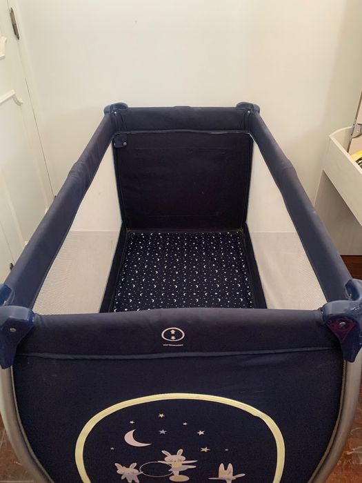 Berço portátil com colchão