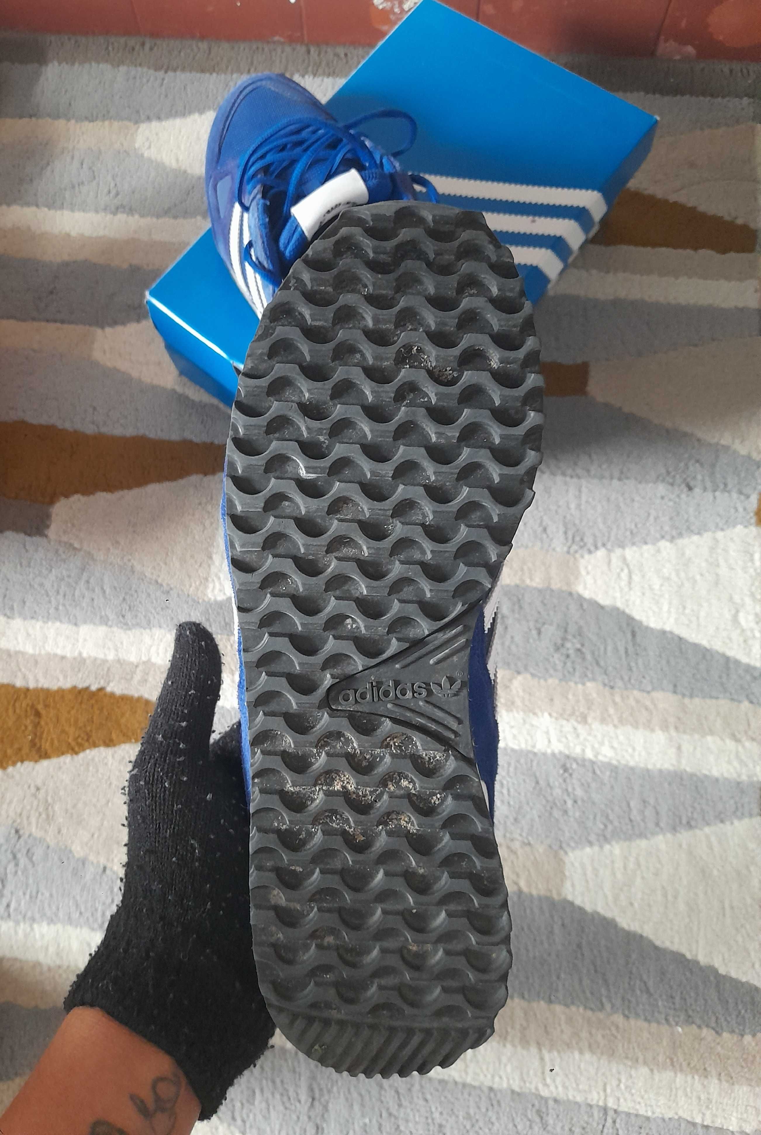Ténis adidas desapego